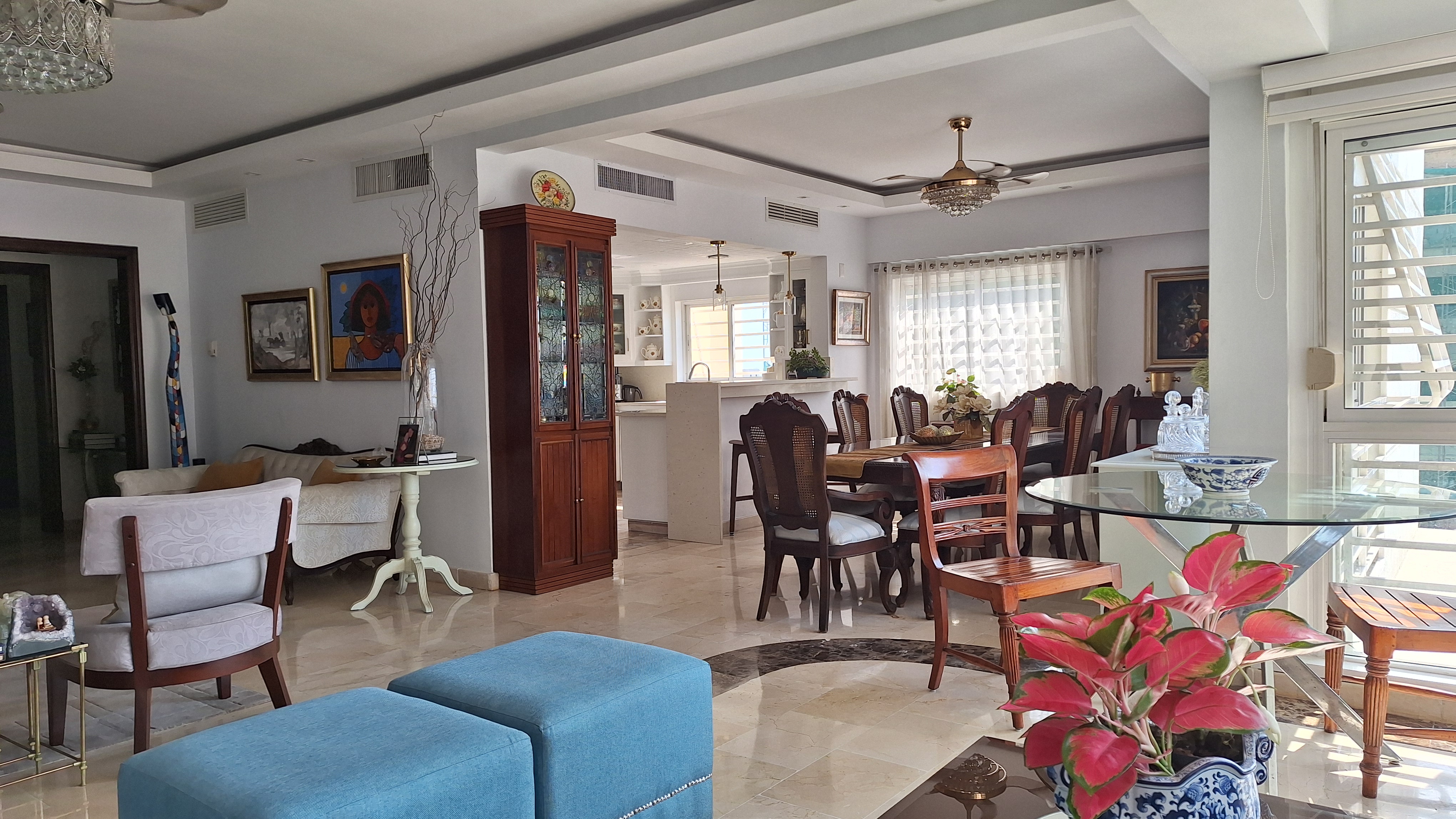 apartamentos - Apartamento en venta de 3 habitaciones más estudio