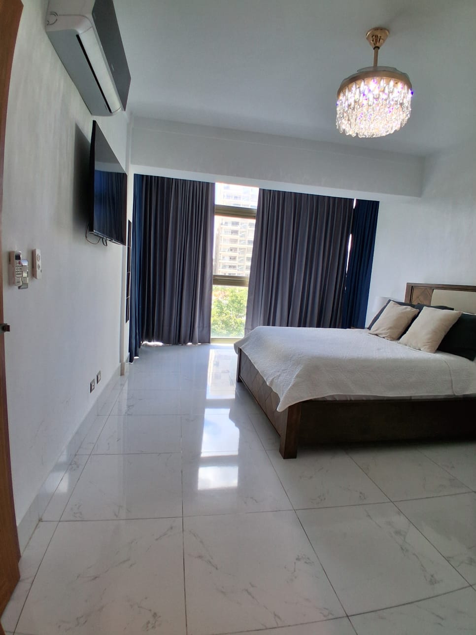 apartamentos - Apartamento Amueblado en piantini    US$ 2,400  7