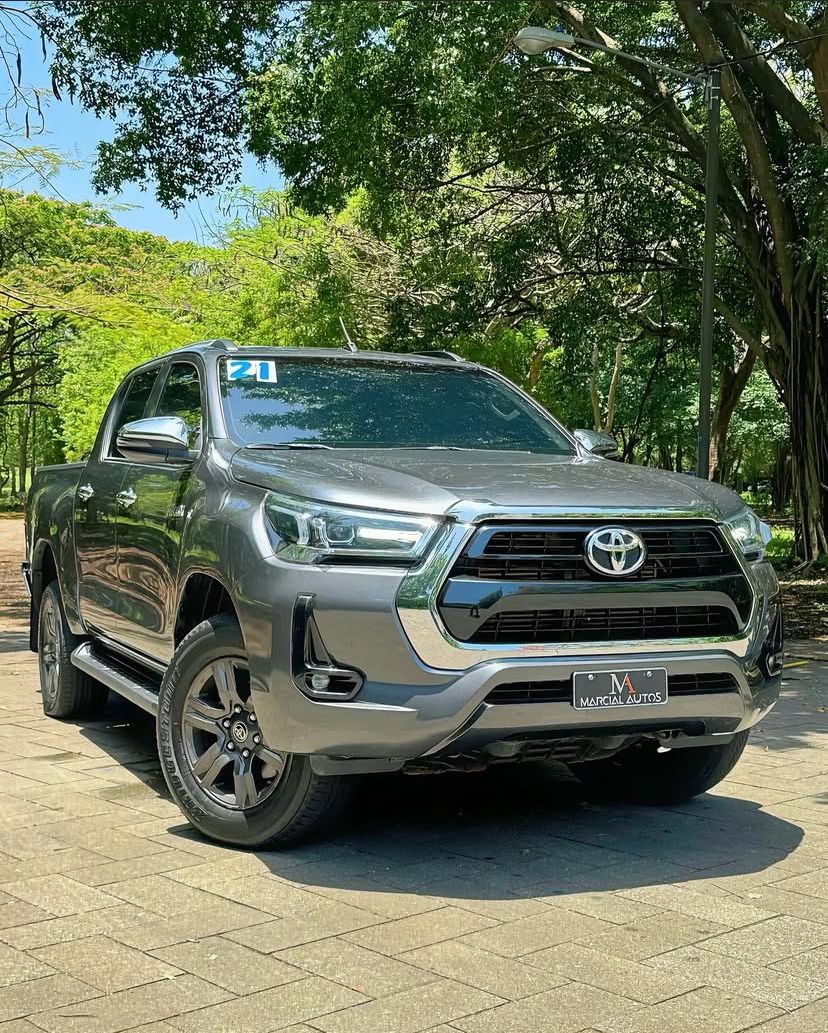 jeepetas y camionetas - Montate en esta impecable Toyota Hailux limited 2021 todo terreno 4x4 