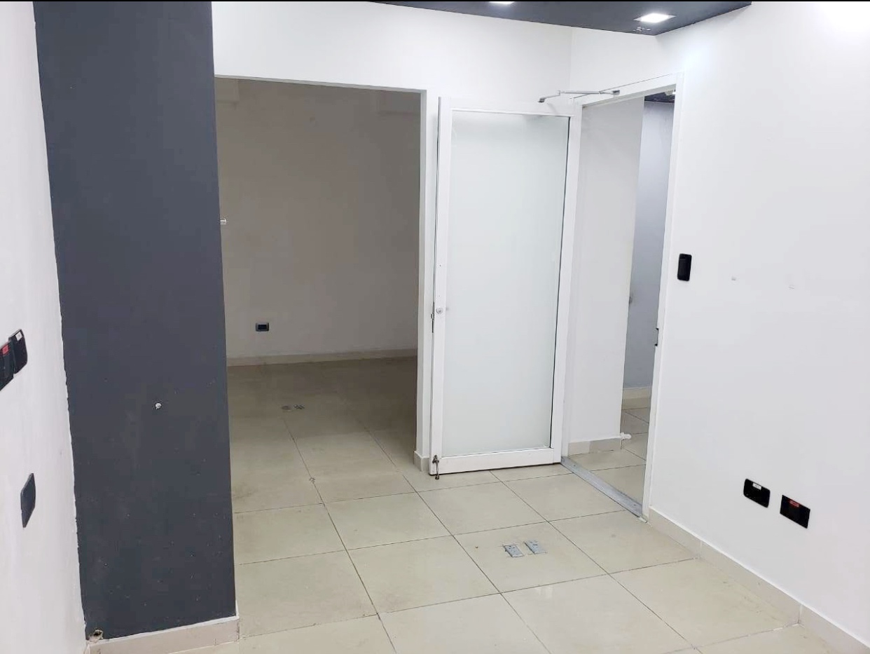 oficinas y locales comerciales - Local en venta en Piantini 5