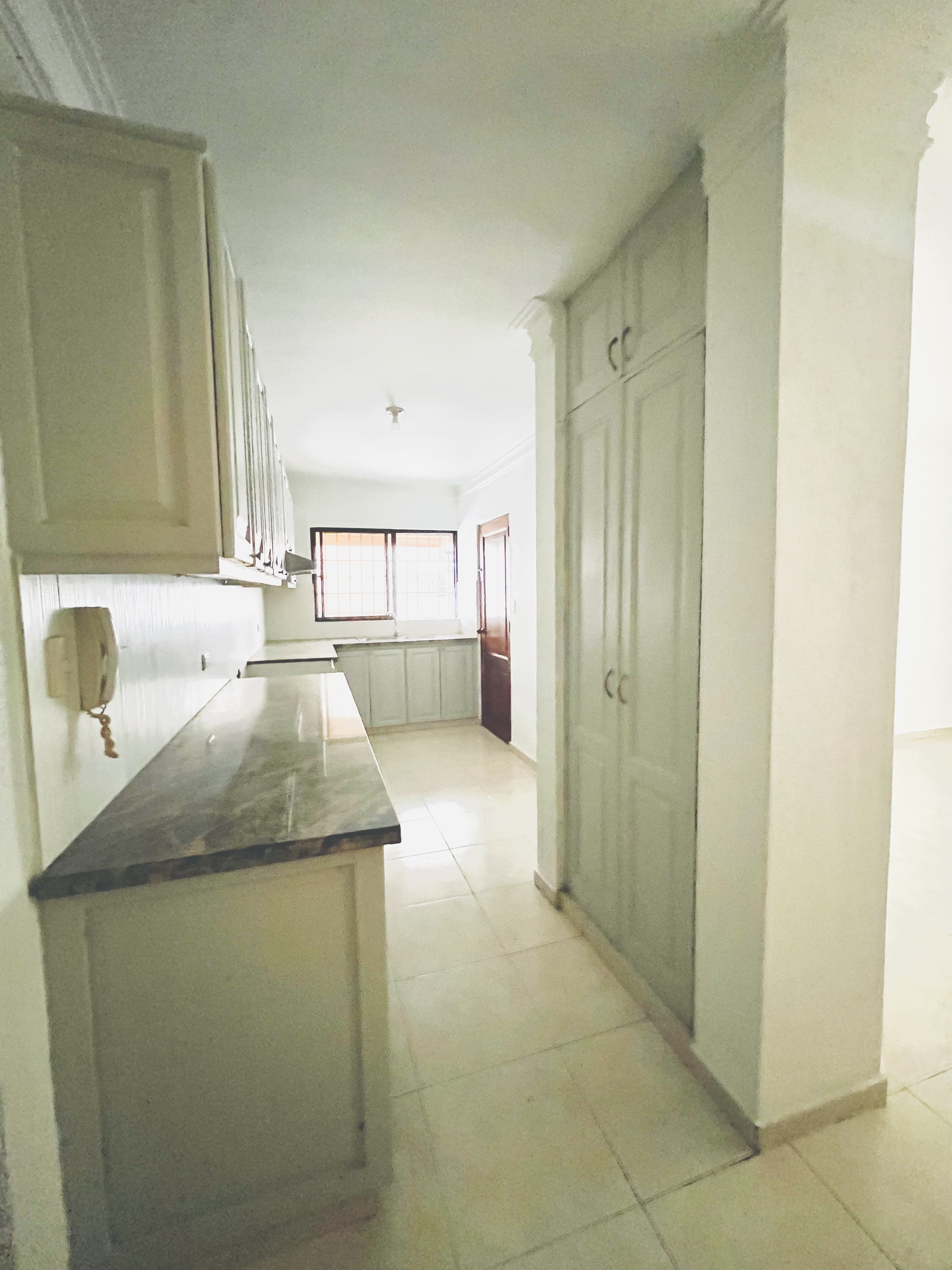 apartamentos - Alquilo Penthouse clásico sin ascensor en Evaristo Morales, zona céntrica. 2