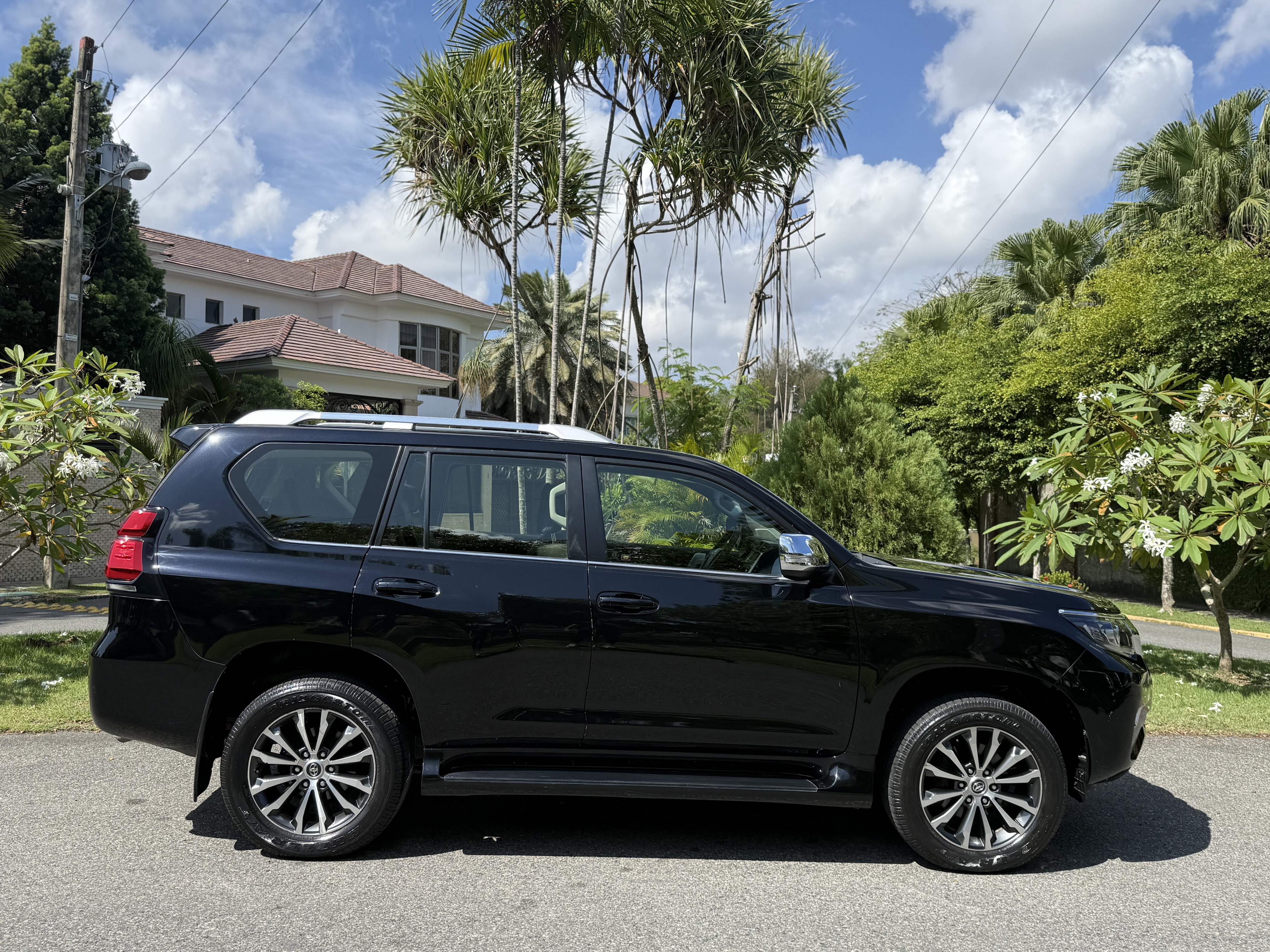 jeepetas y camionetas - Toyota Land Cruiser Prado VXL  2