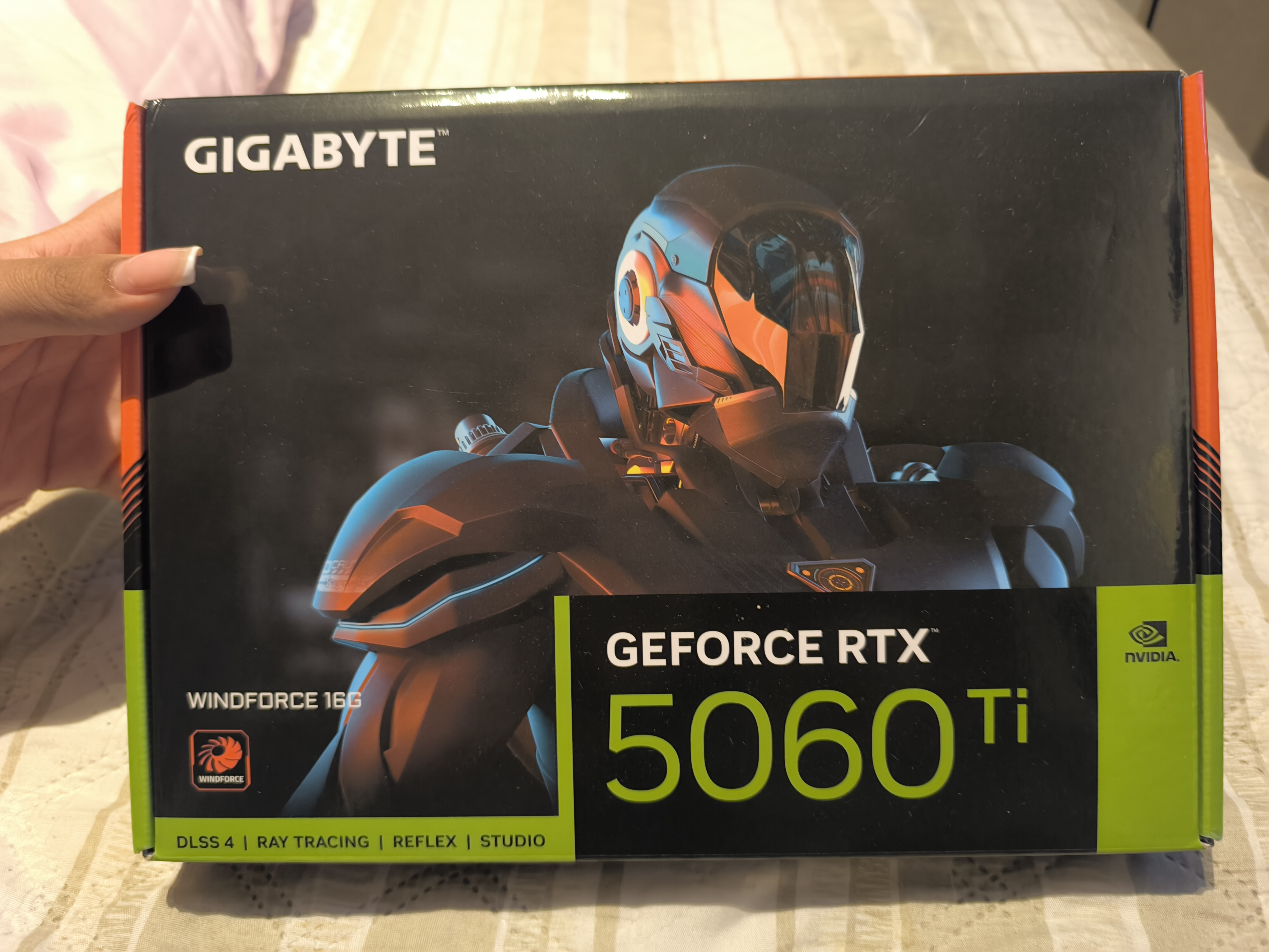 computadoras y laptops - Tarjeta de video RTX 5060 TI 16GB 0