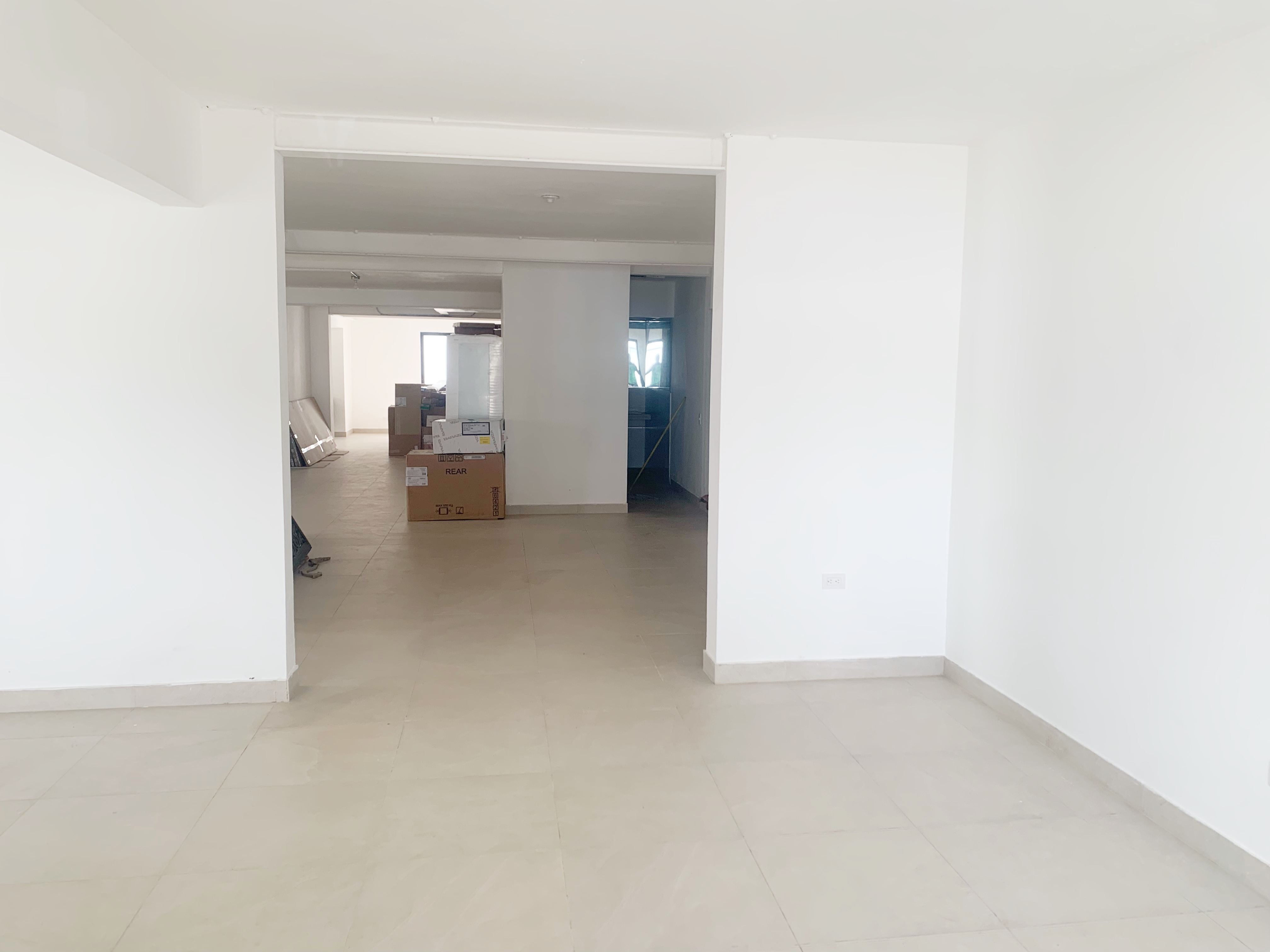 oficinas y locales comerciales - Local en Naco primer nivel  1