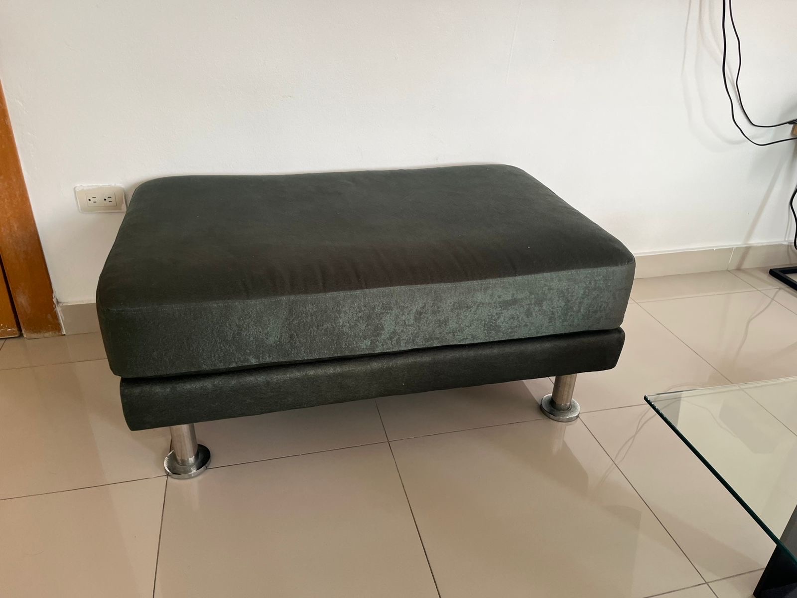 muebles y colchones - Mueble en L seccional + Otoman + Mesa de Centro 4