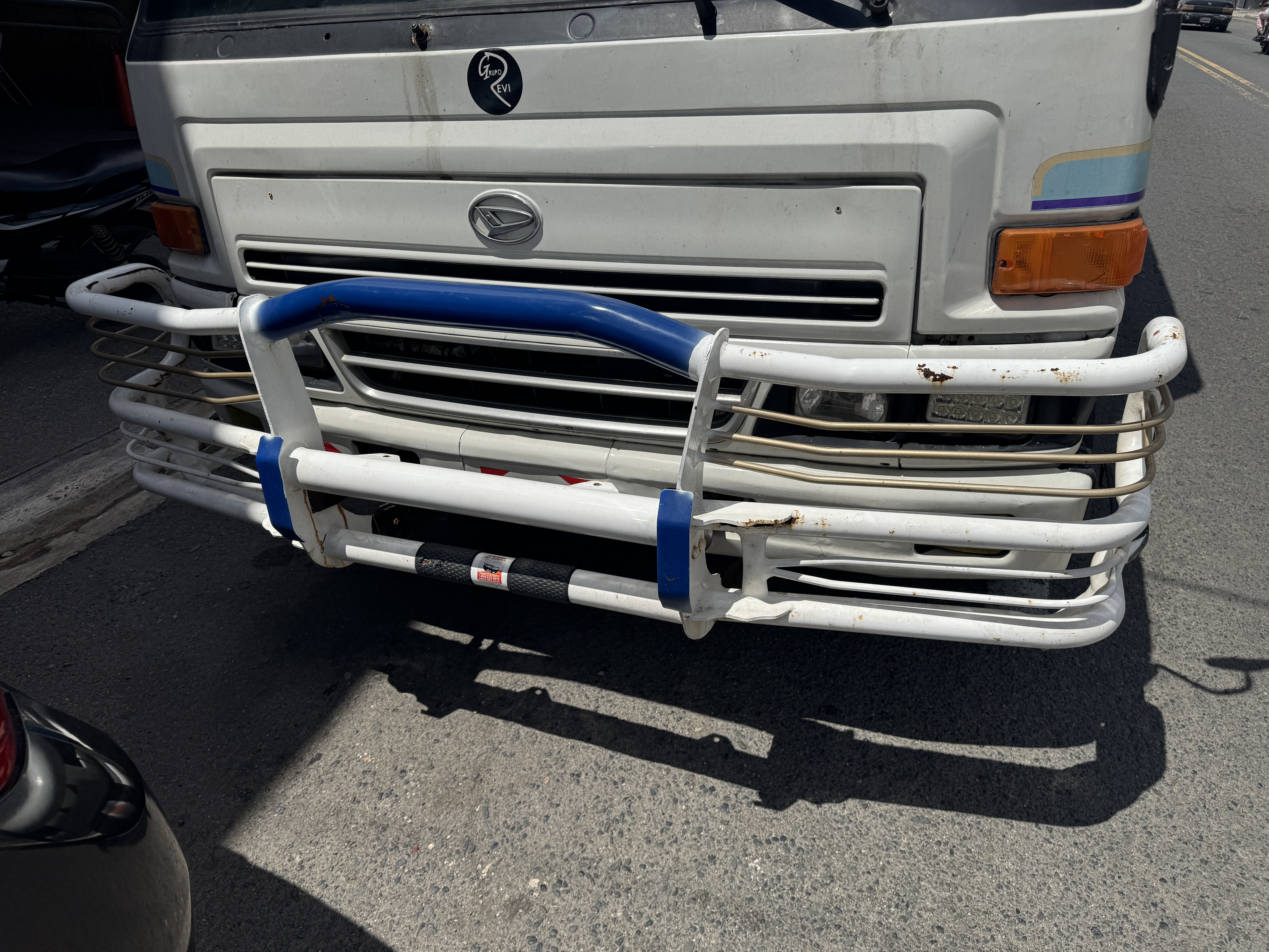 camiones y vehiculos pesados - Daihatsu Con Furgón, cama Larga cara ancha 4