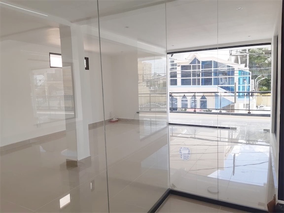 oficinas y locales comerciales - Locales en  el  millon 5