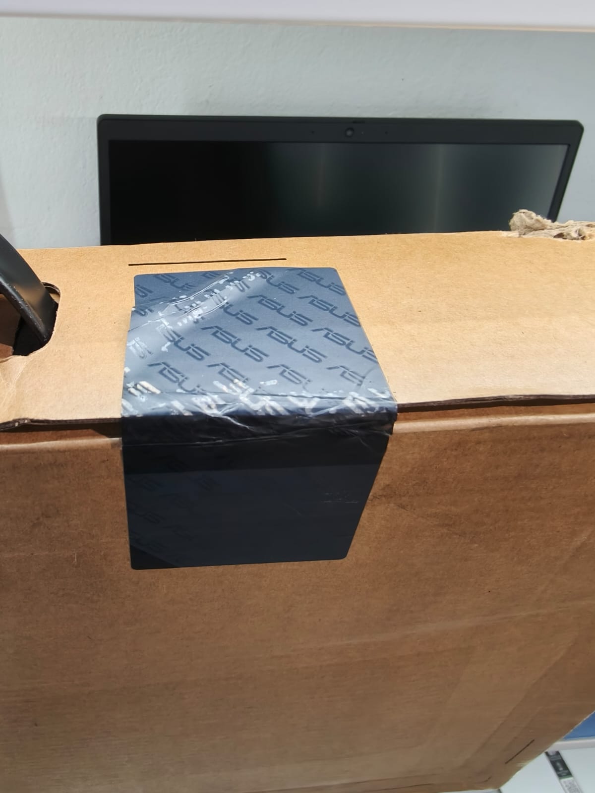 computadoras y laptops - ASUS 15.6 FHD  Touch i7-1255u 16/512GB SSD M2 wind 7