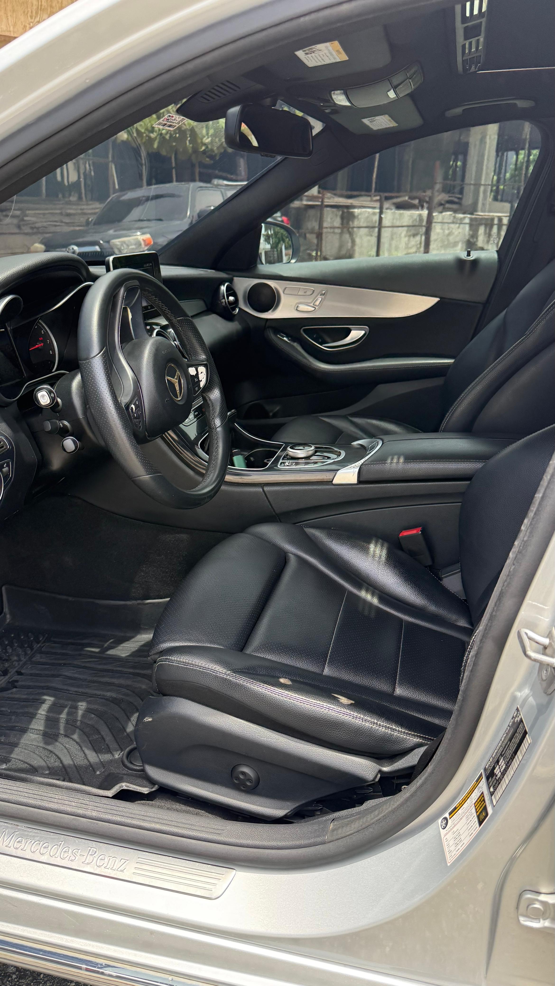 carros - MERCEDES C300 2018 CLEAN CARFAX 4