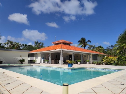 casas vacacionales y villas - Venta de Villa amueblada en Samana con 4,032mts frente al mar,piscina con jacuzz 0