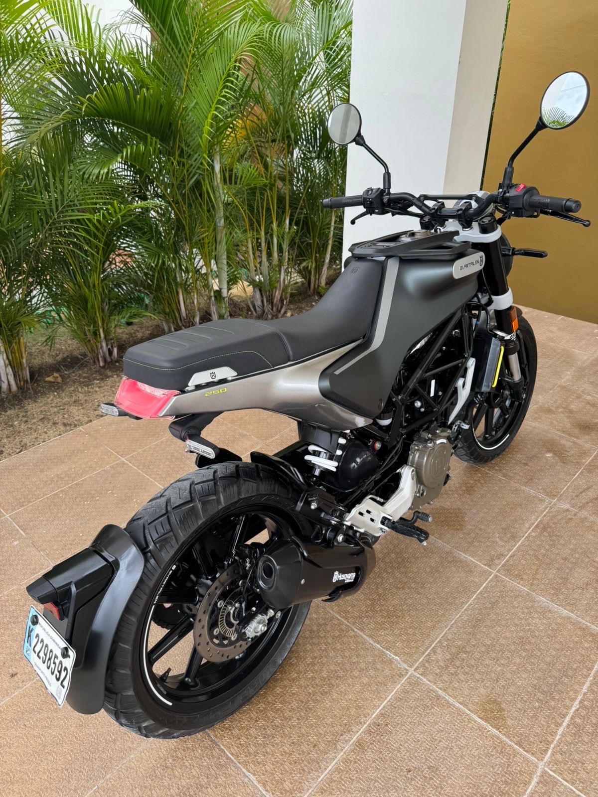 motores y pasolas - Husqvarna svartpilen 250cc 2021 1