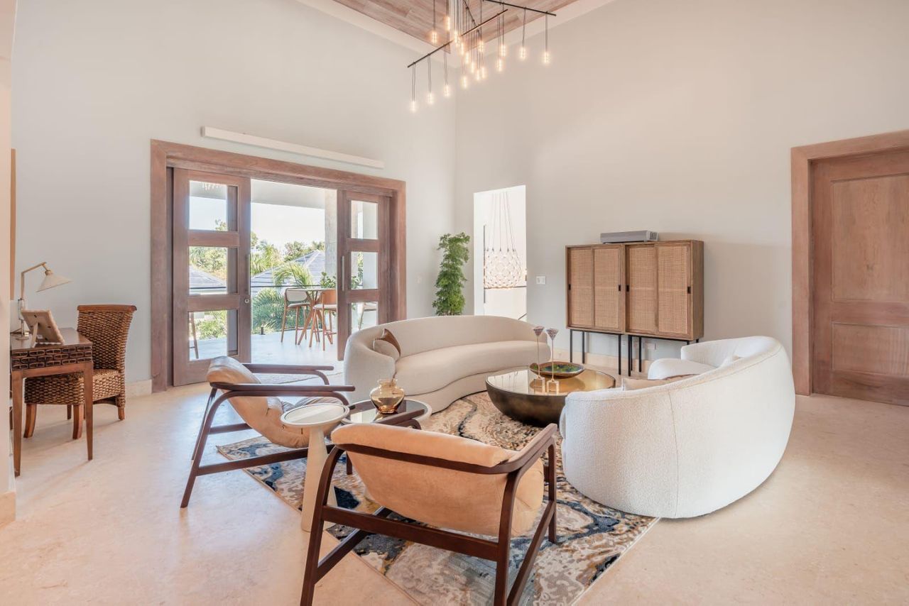 casas vacacionales y villas - Villa de lujo en Punta Cana con piscina y jardines 5