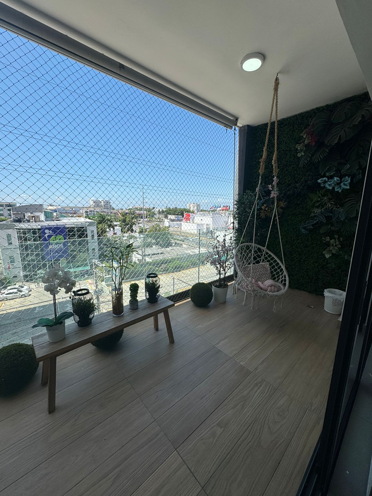 apartamentos - Venta de Apartamento en Serralles piso alto  4