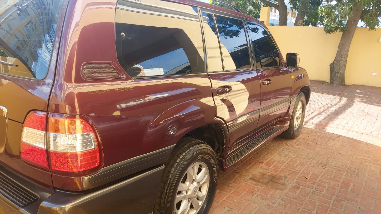 jeepetas y camionetas - Vendo Land Cruiser 2003, ligeramente negociable.  2