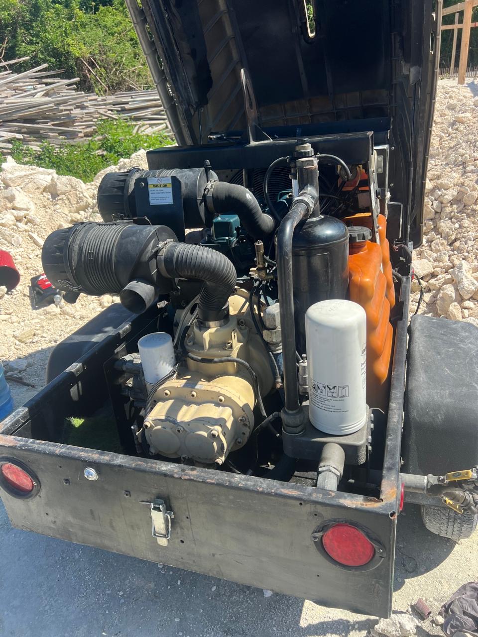 equipos profesionales - Compressor Doosan 2014, motor kubota 2