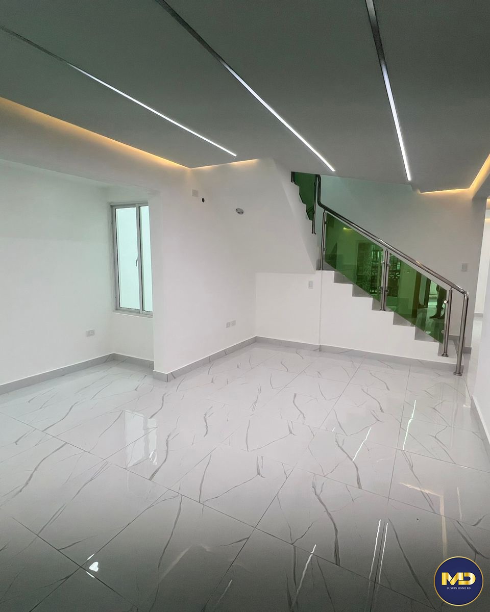 casas - Se Vende Casa de lujo con piscina ubicada en Prado Oriental, Aut. de San Isidro 4