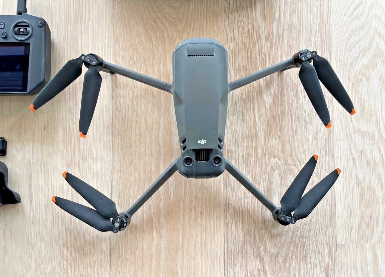 camaras y audio - Drone DJI Mavic 3 Cine Fly More Combo  1