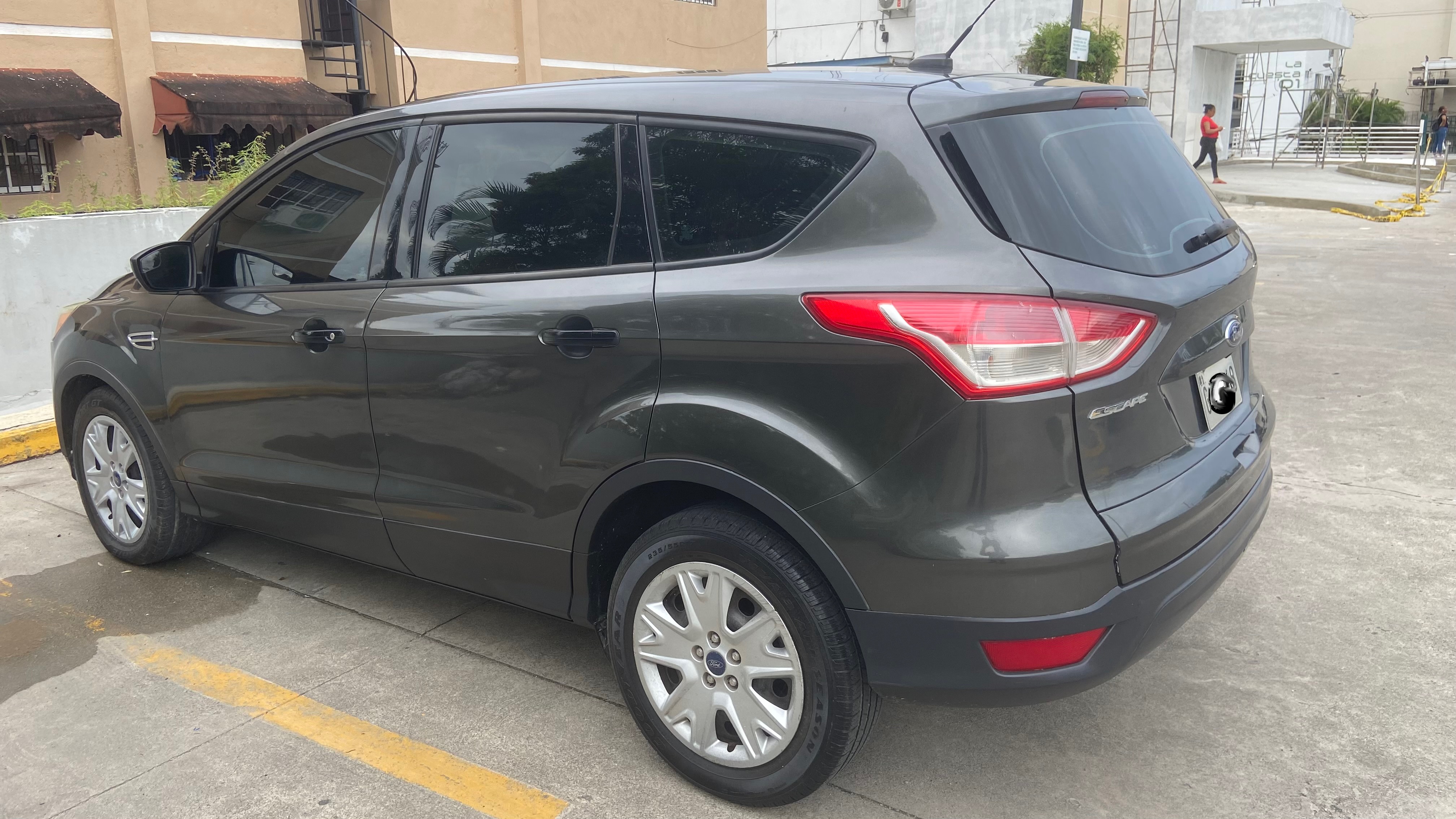 jeepetas y camionetas - Ford Escape S 2015 2