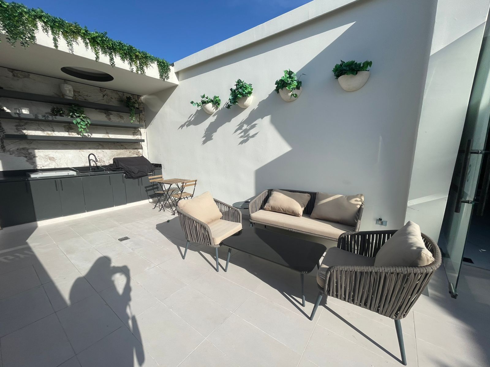 apartamentos - Hermoso y lujoso apartamento en Corales Del Sur 2