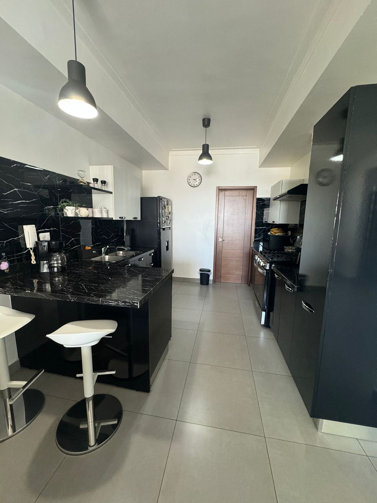 apartamentos - Venta de Apartamento en Serralles piso alto  1