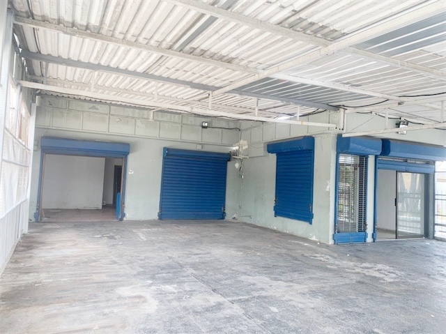 oficinas y locales comerciales - Local en Bella Vista Primer nivel  8