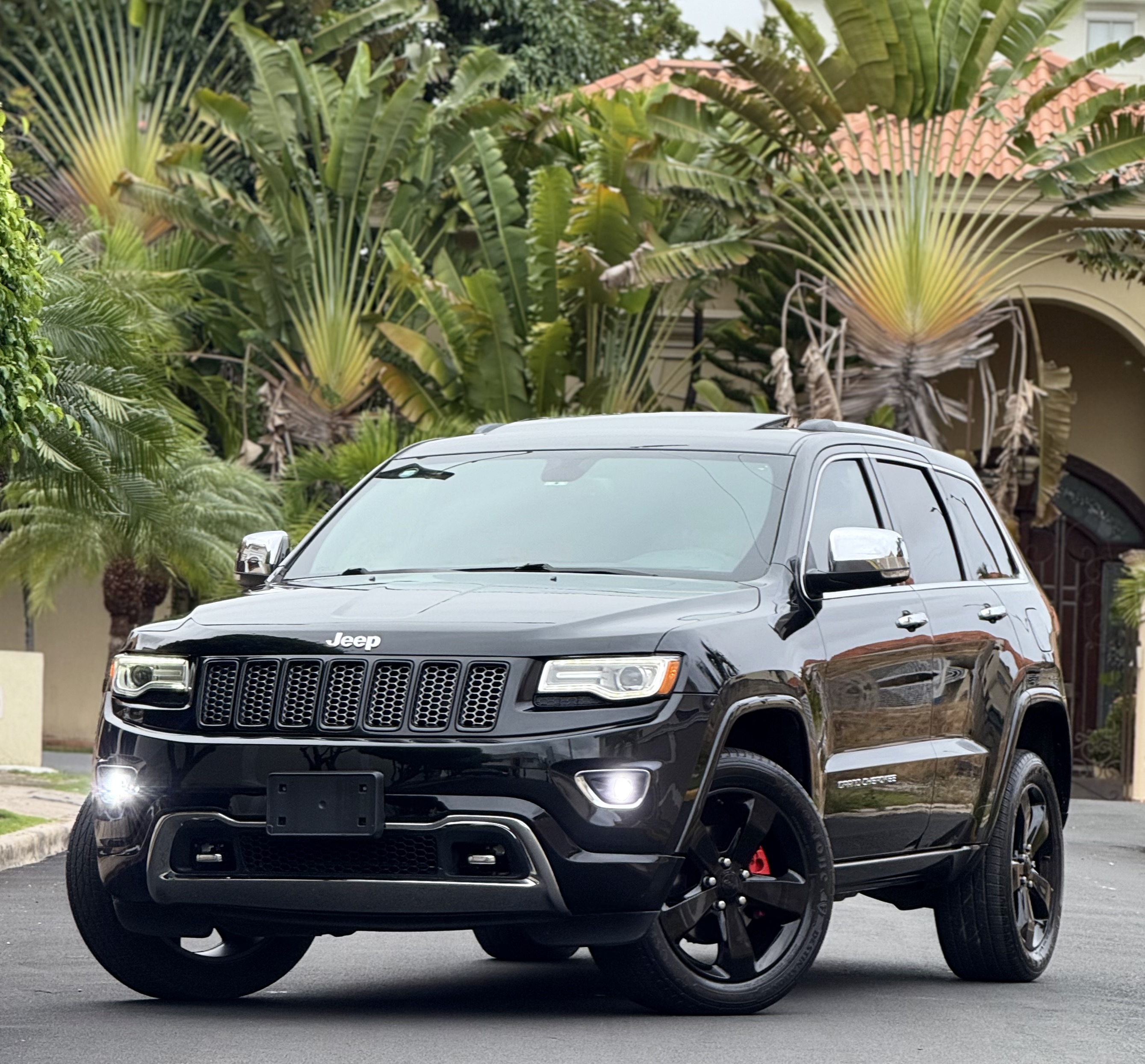 jeepetas y camionetas - Jeep Grand Cherokee Overland 2014 4x4 $899,000 0