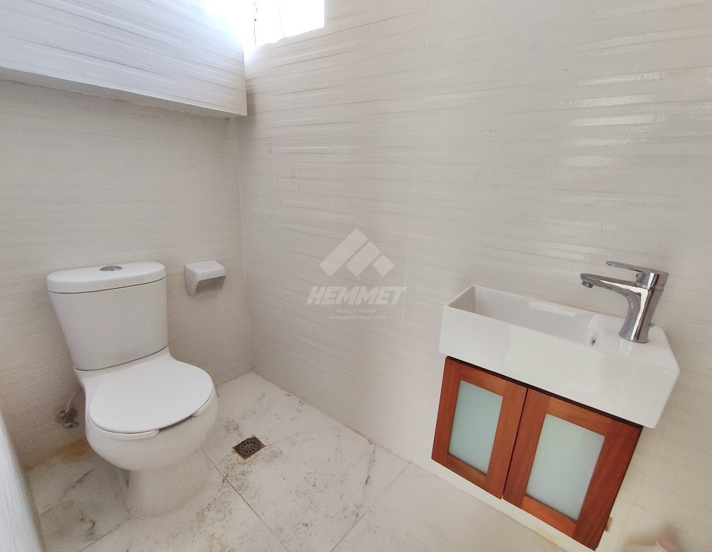 apartamentos - 4TO PISO DE 220MTS2 CON ELEVADOR Y 3 PARQUEOS LA ESMERALDA SANTIAGO  2