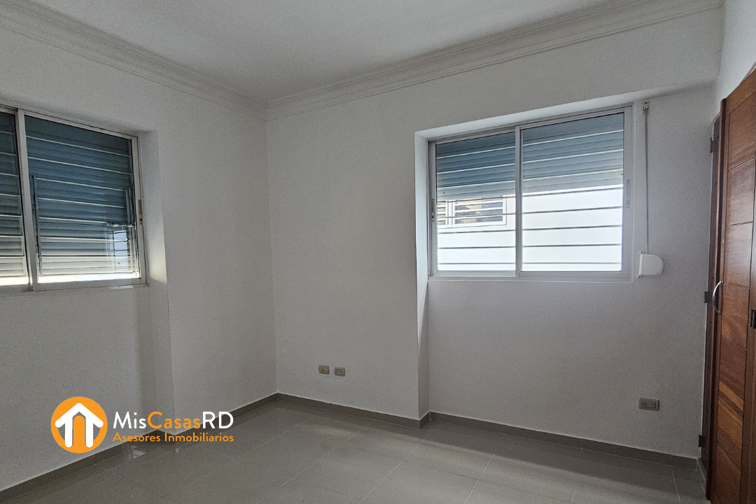 apartamentos - Alquiler en Los Restauradores en RD$ 60,000 3