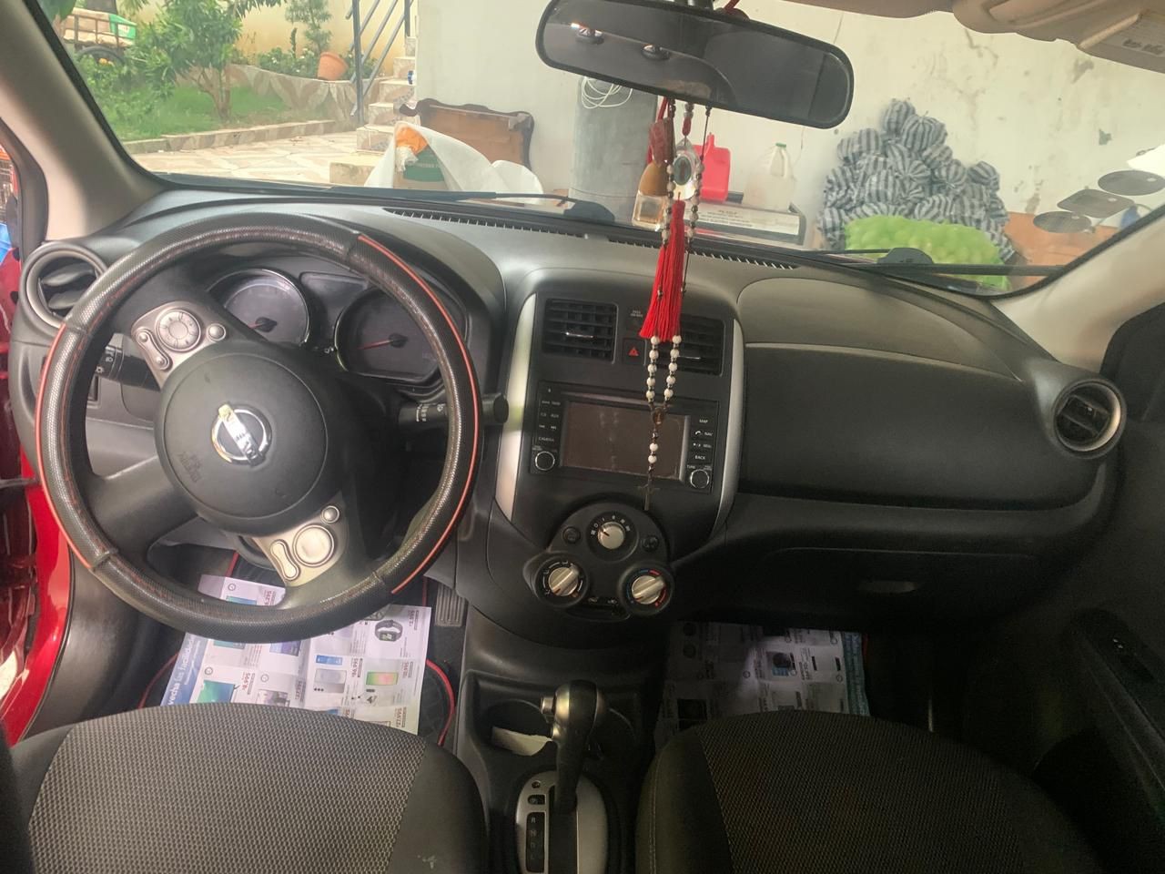 carros - Nissan versa 2014 en excelentes condiciones.  6