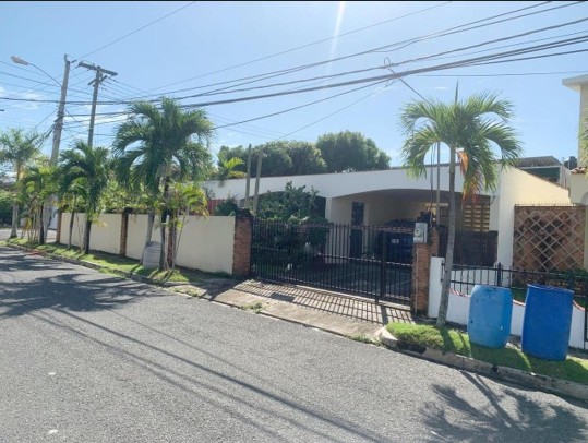casas - Casa en los prados comercial 2