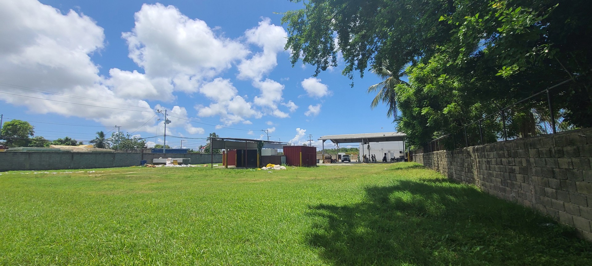 oficinas y locales comerciales - Local comercial en venta y alquiler en La Caleta, Boca Chica de 690m2 3