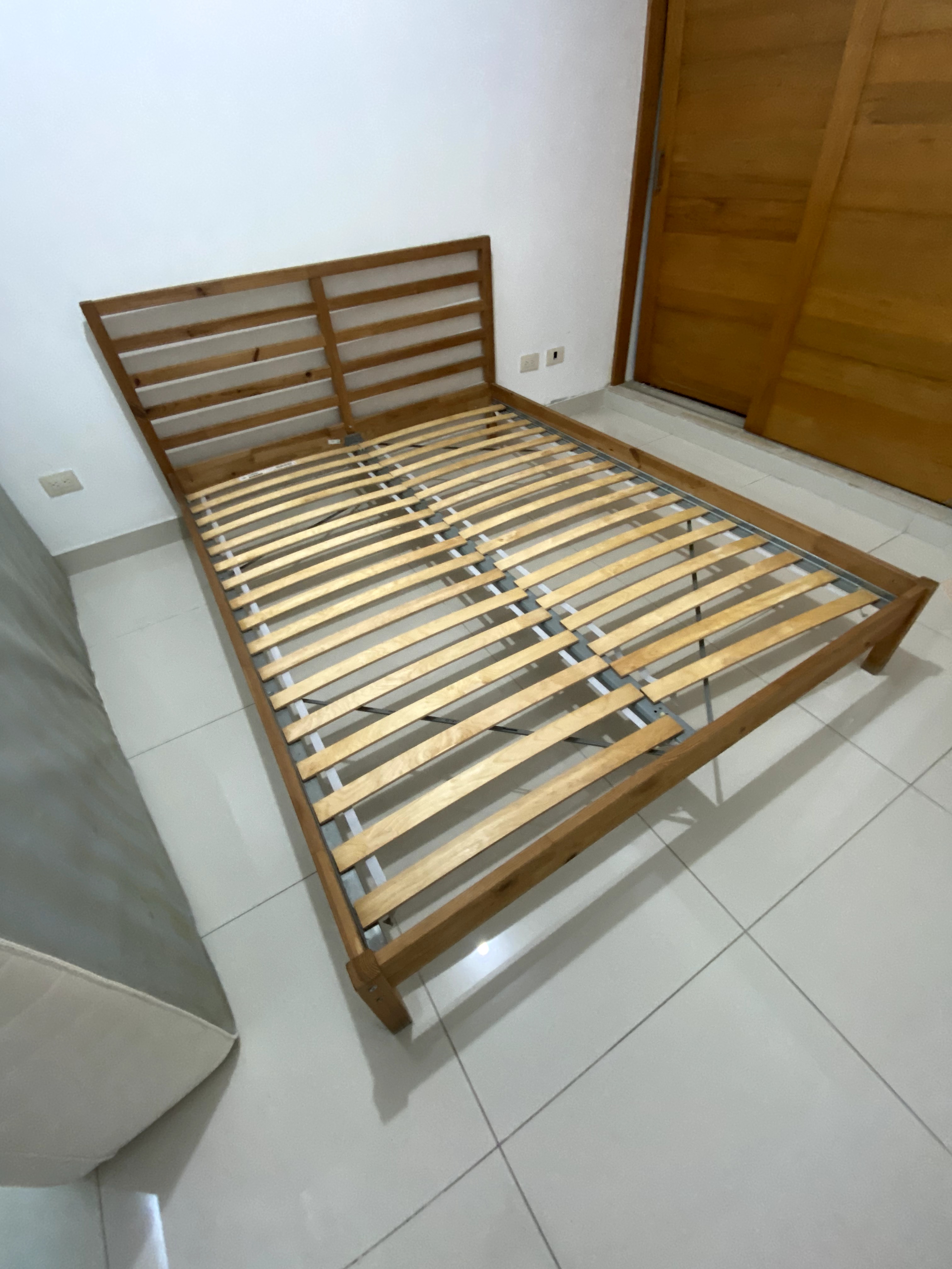 muebles y colchones - Cama queen IKEA TARVA 2