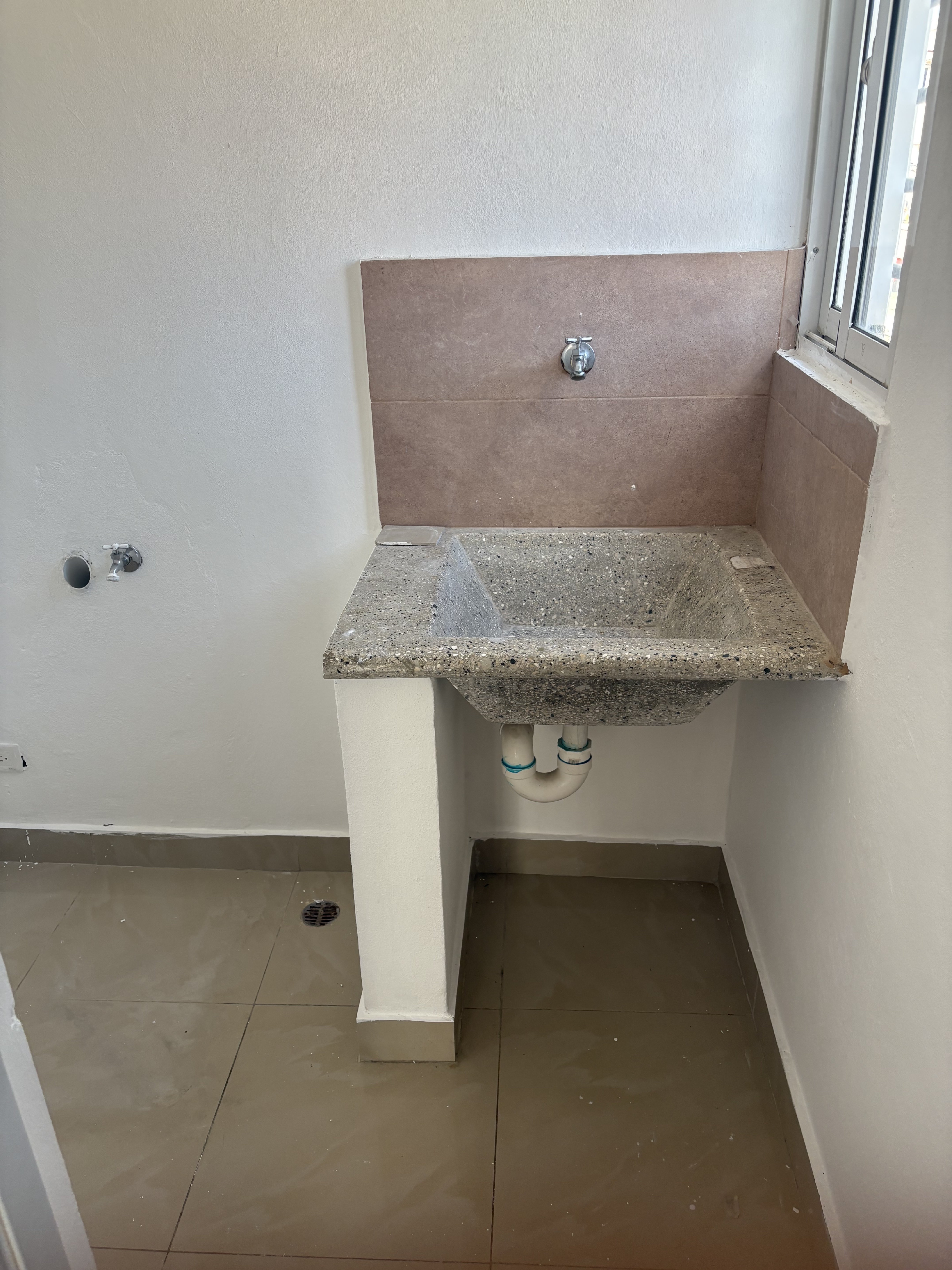 apartamentos - 2 hab. 1 baño y un parqueo Res. Brisa Oriental  4