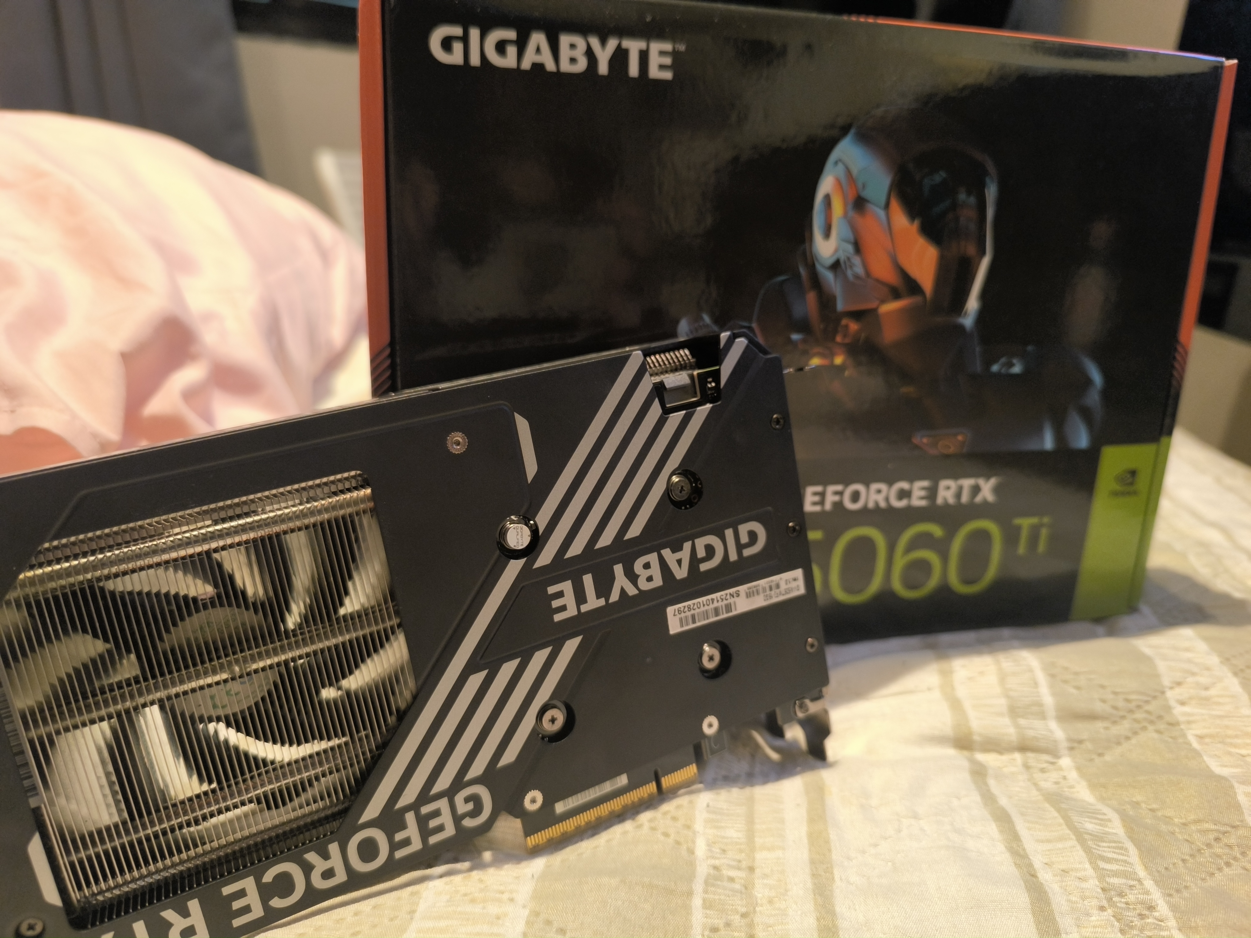 computadoras y laptops - Tarjeta de video RTX 5060 TI 16GB 1