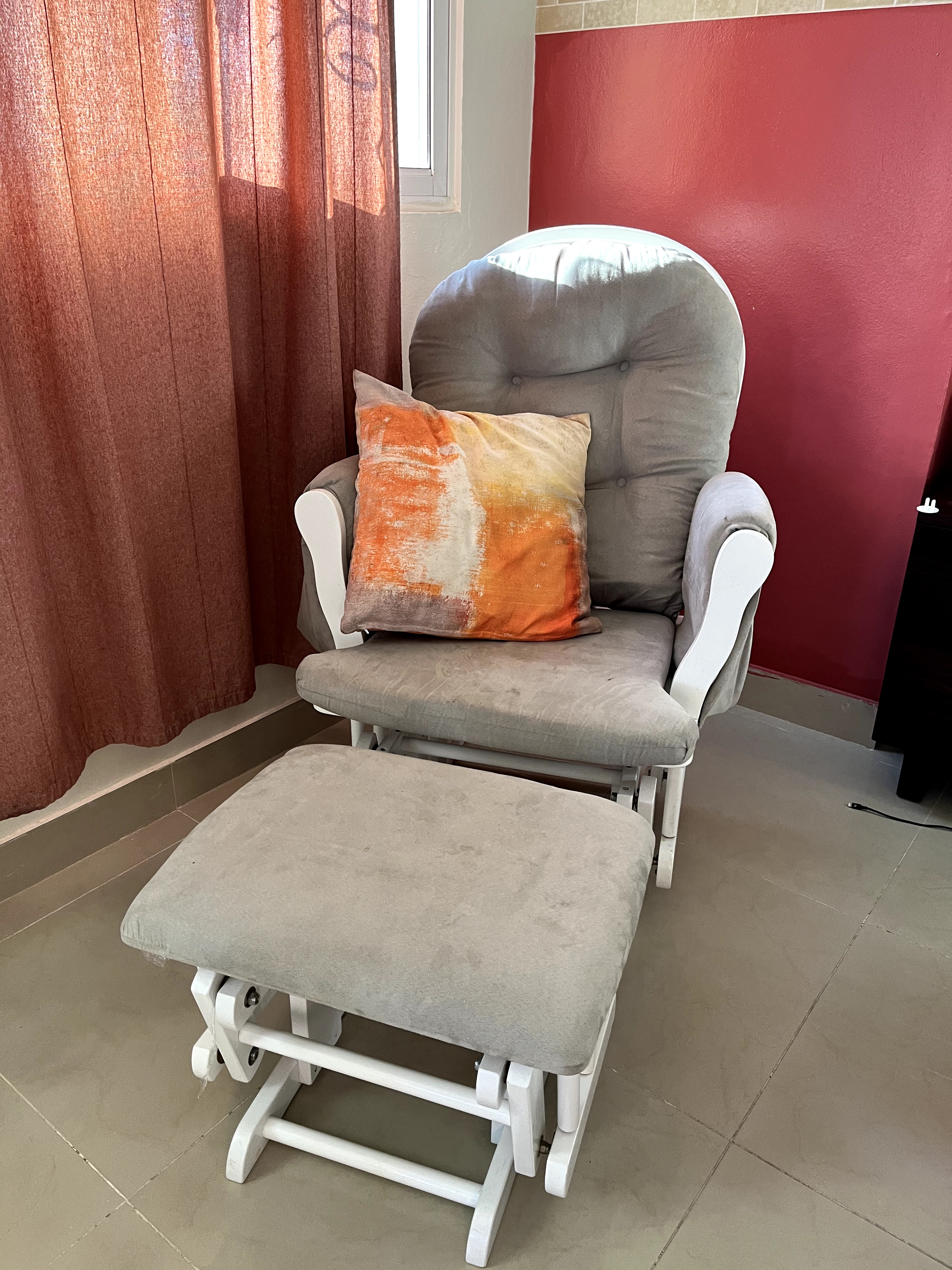 muebles - Mecedora con posapies  0