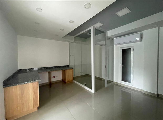 oficinas y locales comerciales - Local en torre corporativa 6