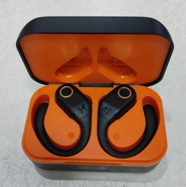 camaras y audio - Hermosos auriculares inalambricos, para hacer deporte y trabajar. Negros y blanc 1