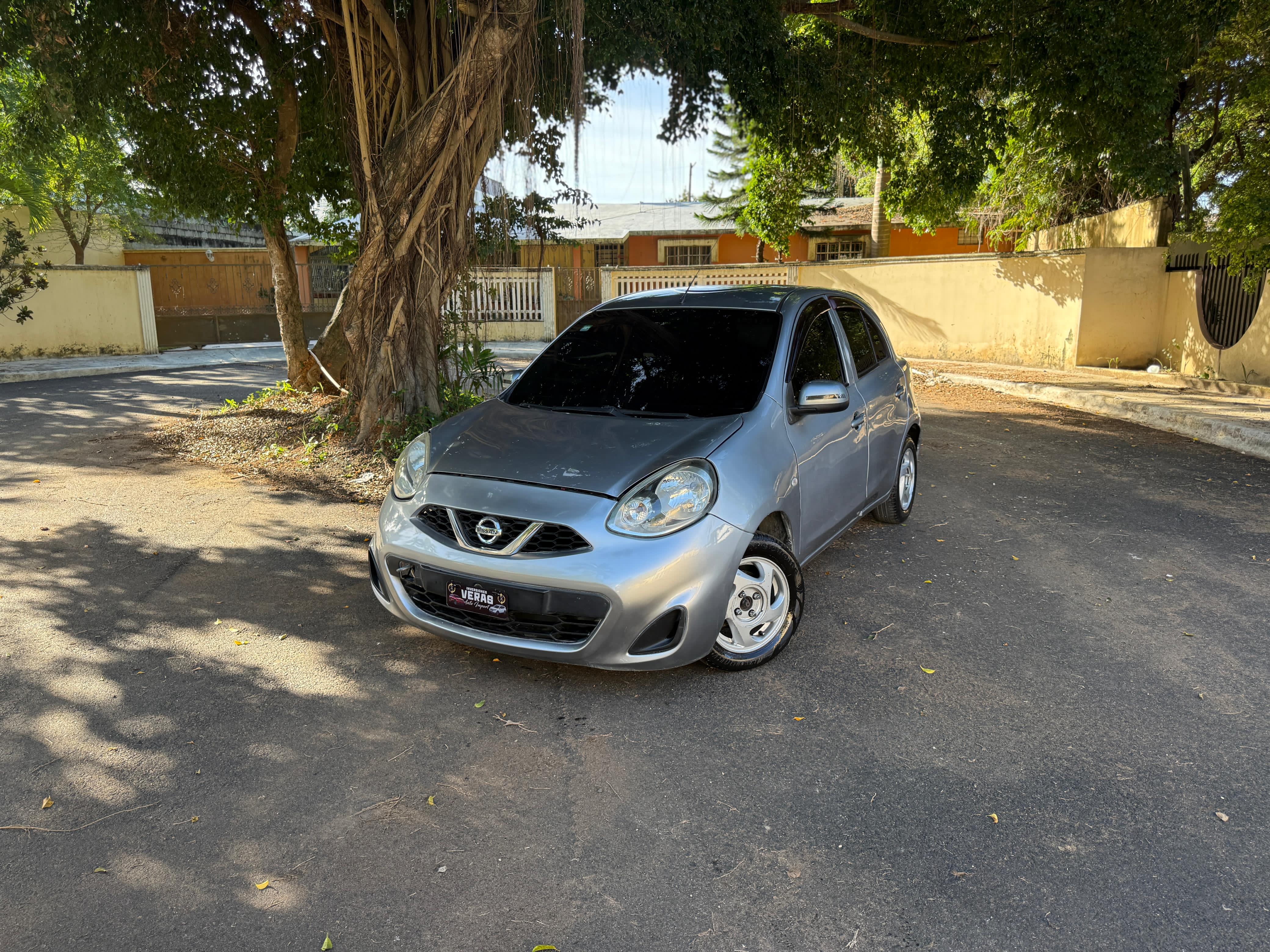 carros - Nissan March 2014.

