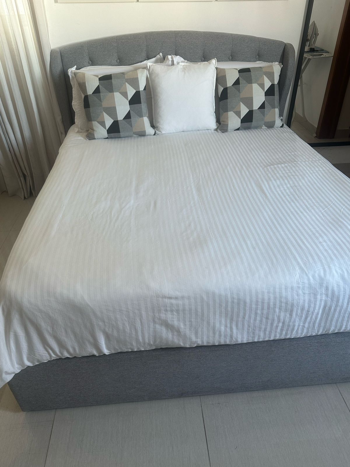 muebles y colchones - Cama Queen con almacenaje 