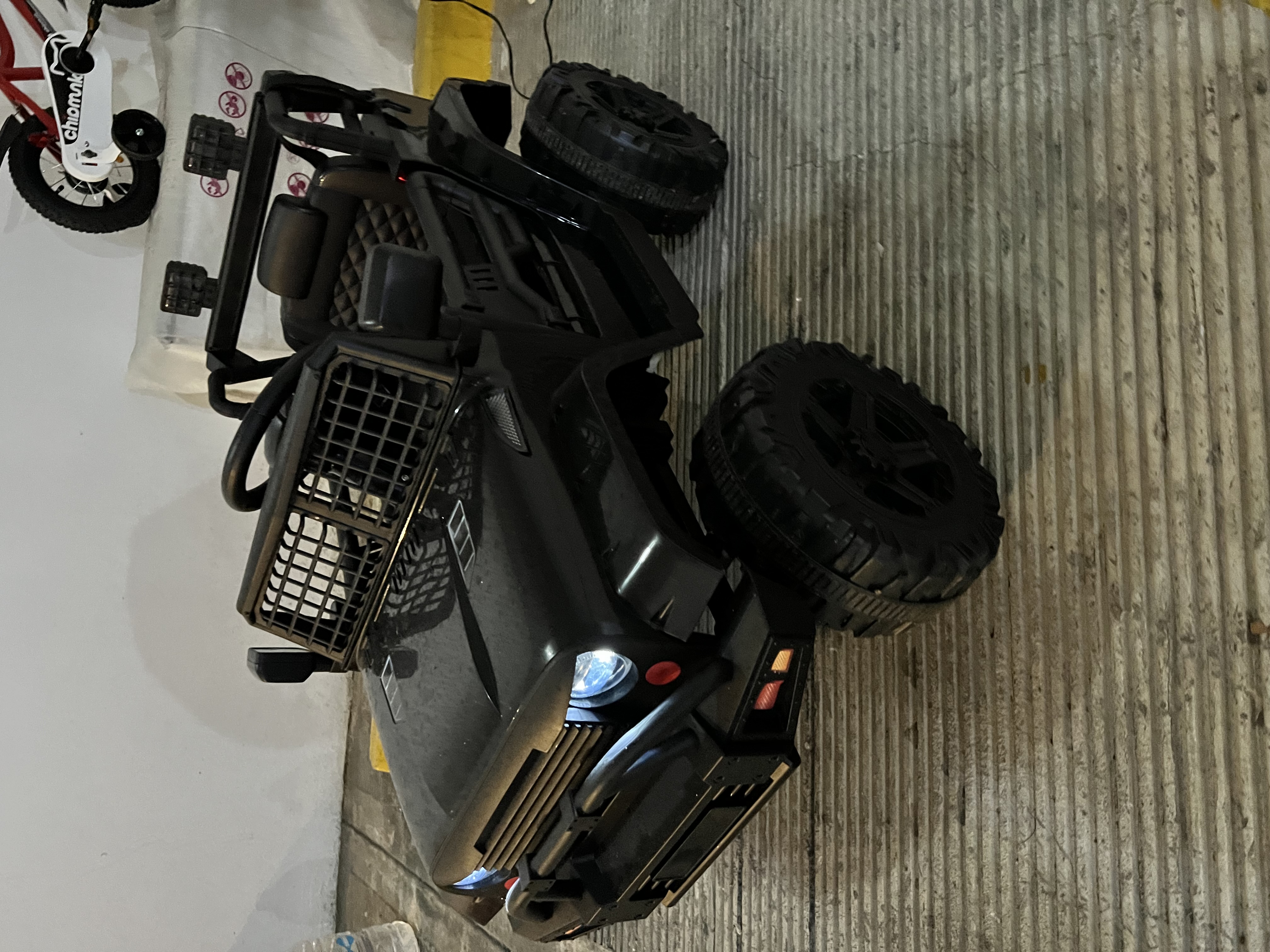 juguetes - Jeep eléctrico con luces led, bocina bluetooth  1