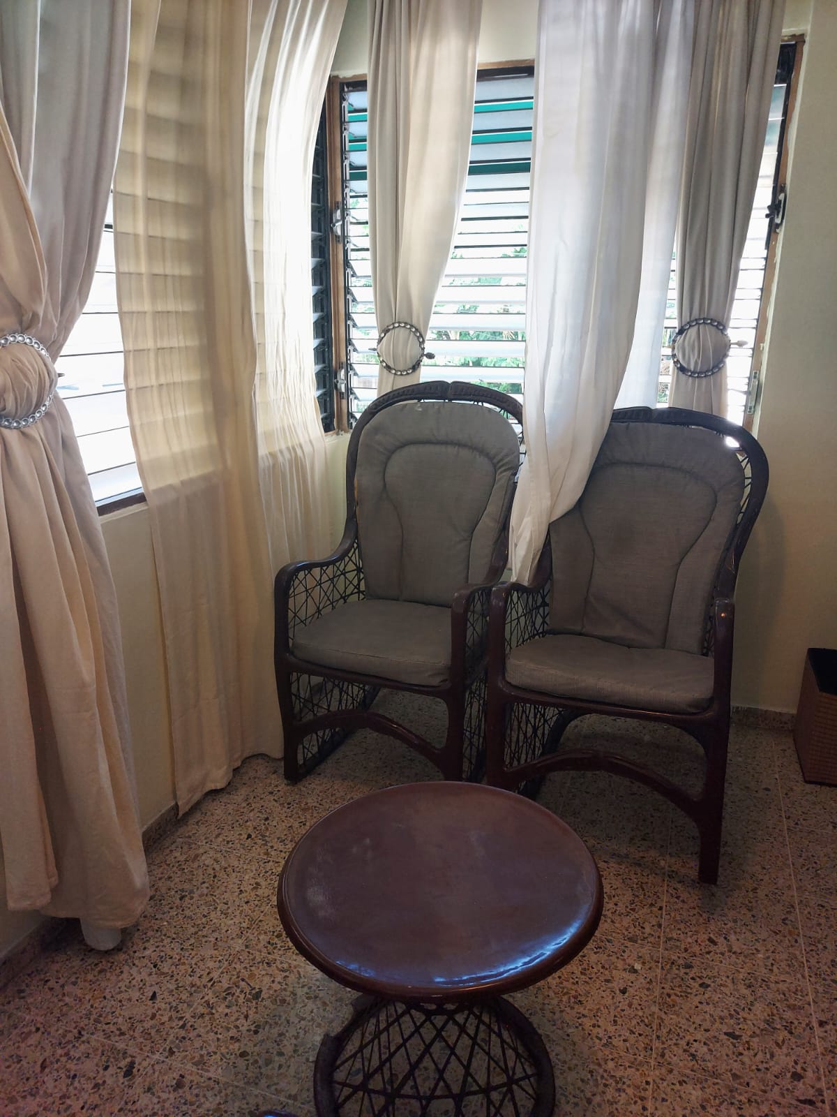 muebles y colchones - Vendo juego de mecedoras.