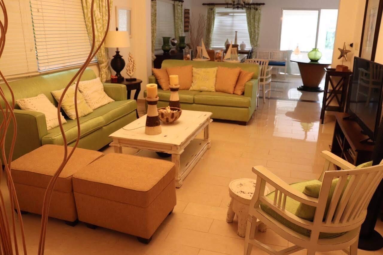 casas vacacionales y villas - Hermosa Villa de Tres Habitaciones totalmente amueblada y acogedora. 4