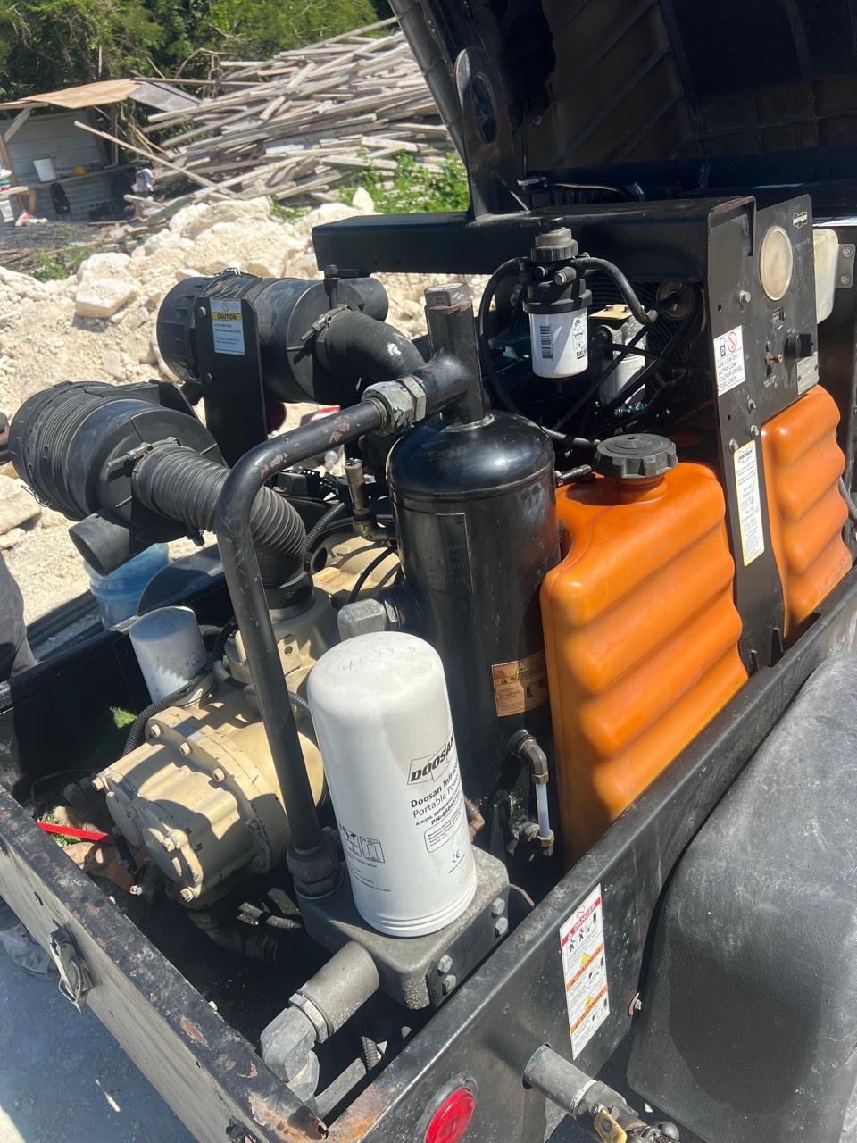 equipos profesionales - Compressor Doosan 2014, motor kubota