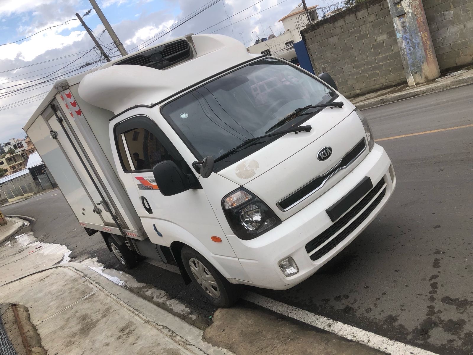 camiones y vehiculos pesados - Kia Bongo III Refrigerado  2