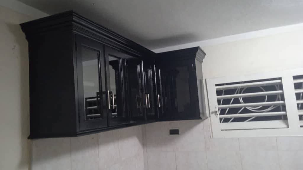 muebles y colchones - Gabinete pequeño negro a la medida  0
