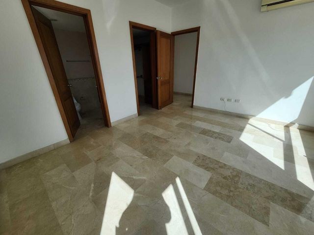 apartamentos - Apartamento en alquiler #24-1068 amplios espacios, balcón, piscina, gimnasio. 3