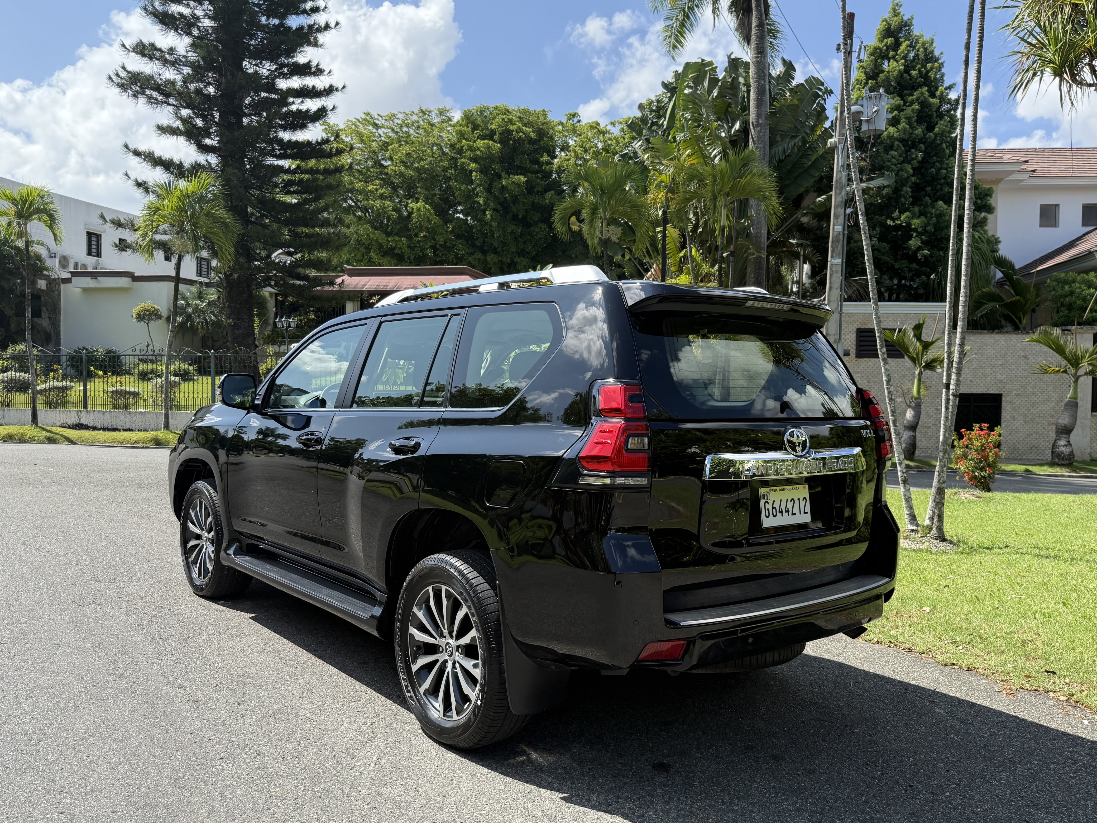 jeepetas y camionetas - Toyota Land Cruiser Prado VXL  4