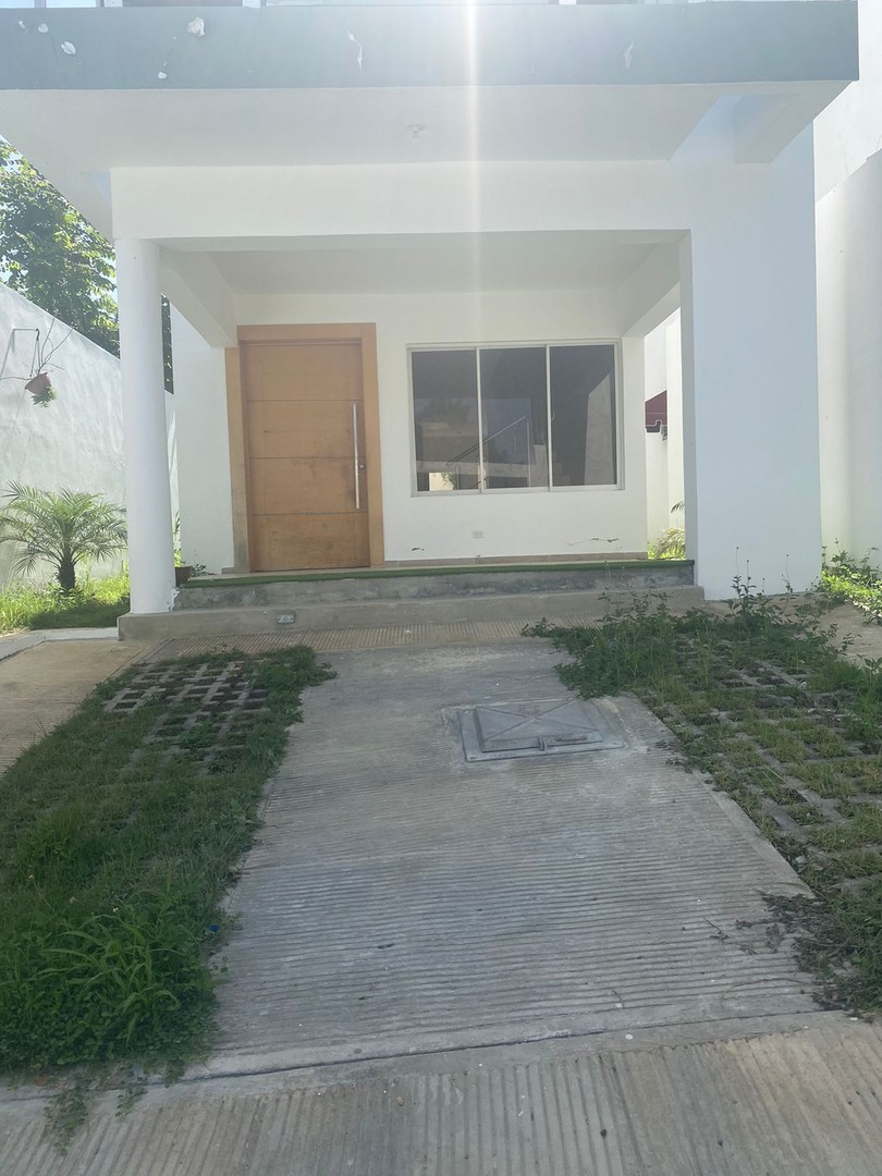 casas -  Colinas del Arroyo ll casa 3 habitaciones 2 banos patio 1