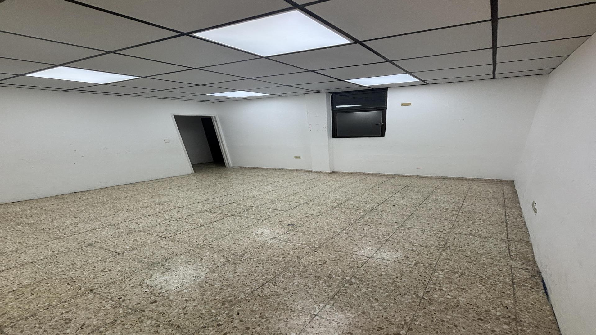oficinas y locales comerciales - Alquiler Local Comercial Naco 3er piso 289Mts 4
