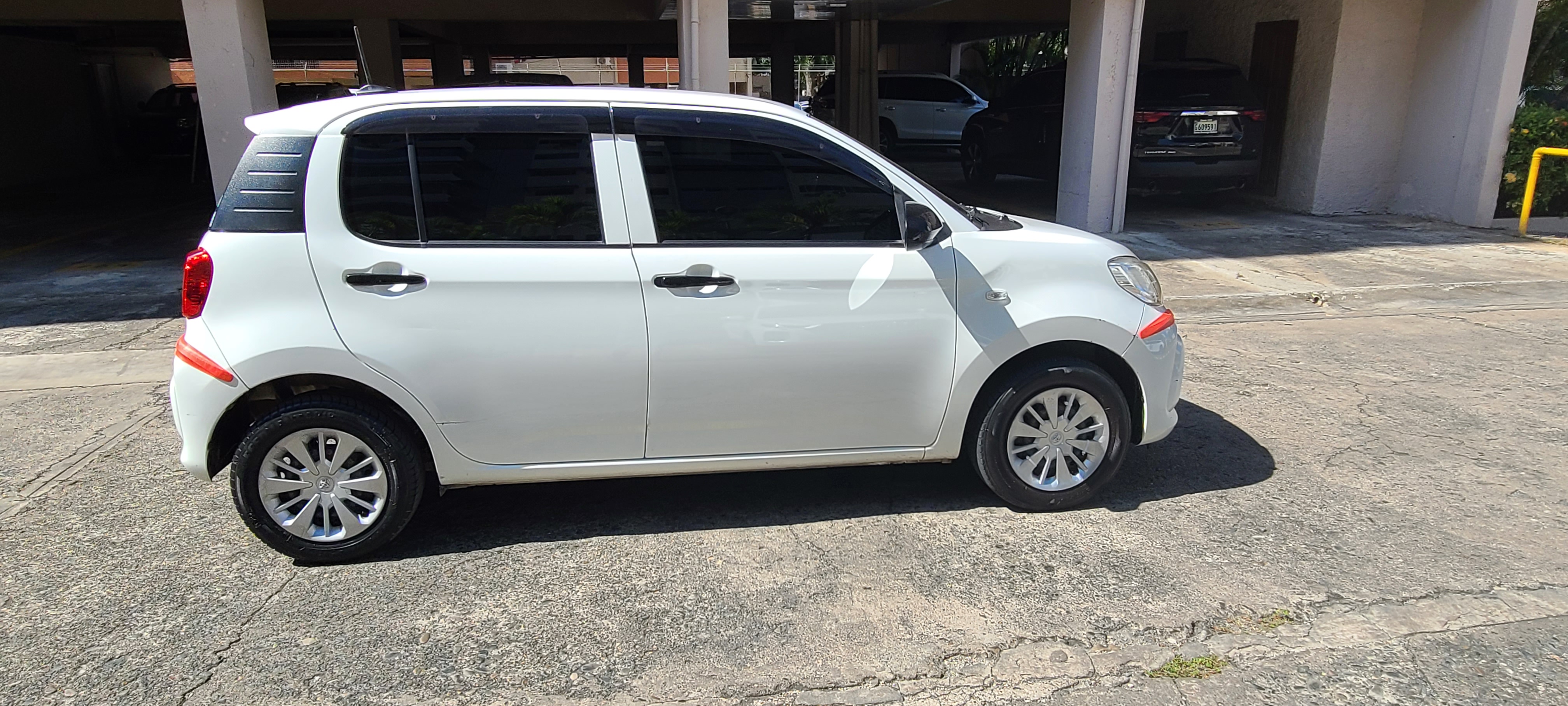 carros - Se Alquila Toyota Passo  3
